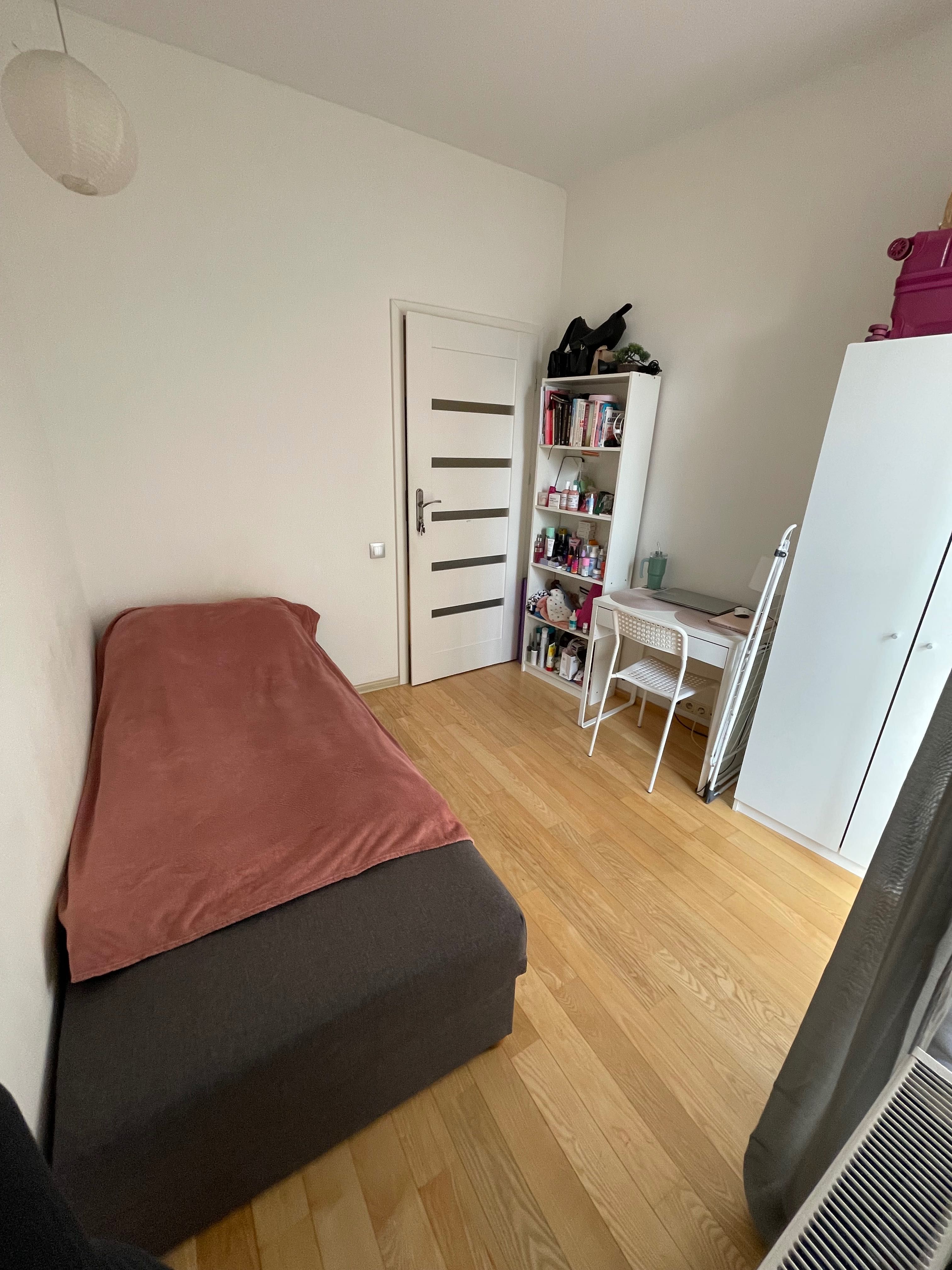Pokój na Mokotowie z balkonem