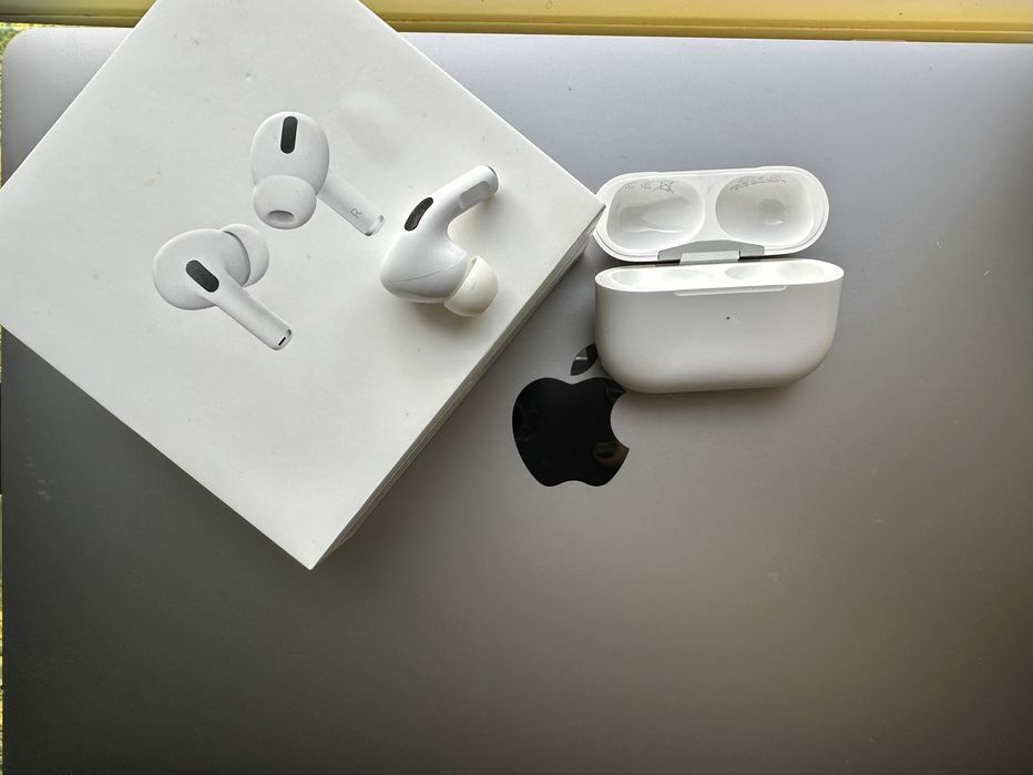 AirPods Pro 1 покоління