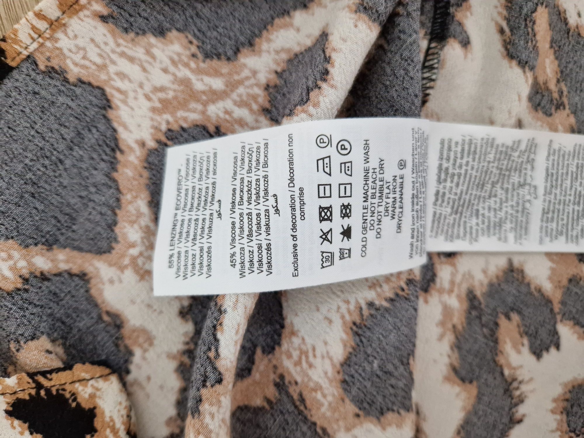 Kopertowa sukienka midi xs Aware Vero moda