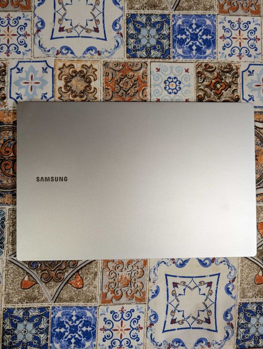 Samsung Galaxy Book Pro NP930XDB - 13.3" AMOLED - i7-1135G7 - 8/512GB