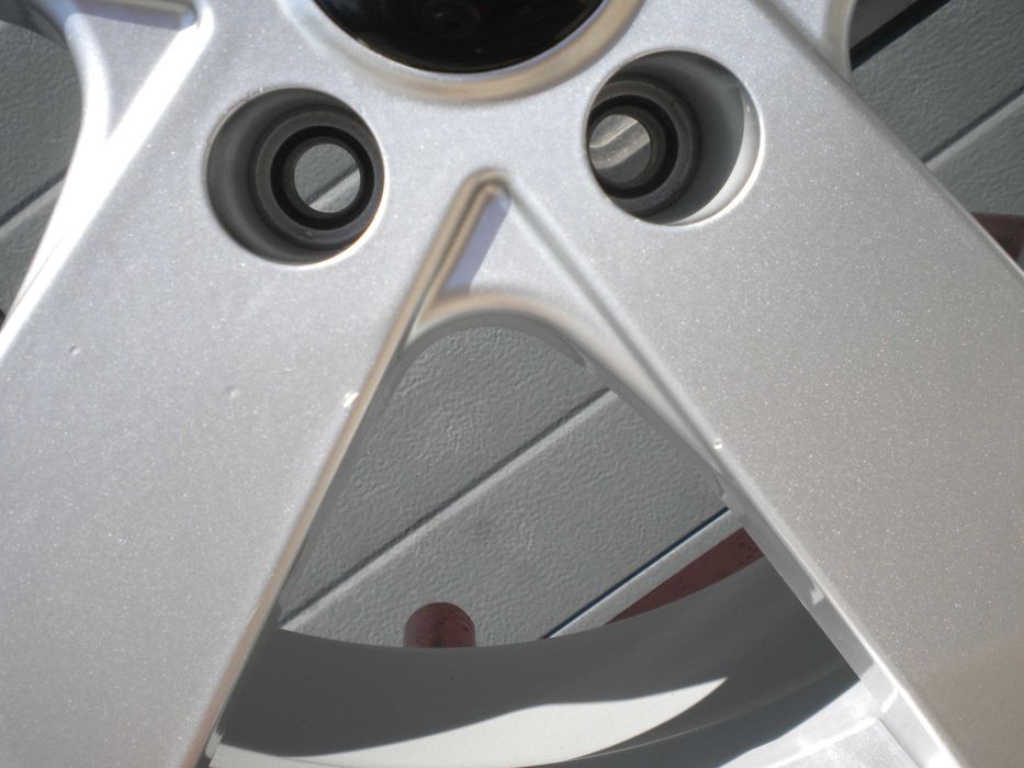 Felgi aluminiowe Dezent 17 5x112 Audi A4 B7 B8 B9 A6 C5 C6 C7 Q3 Q5