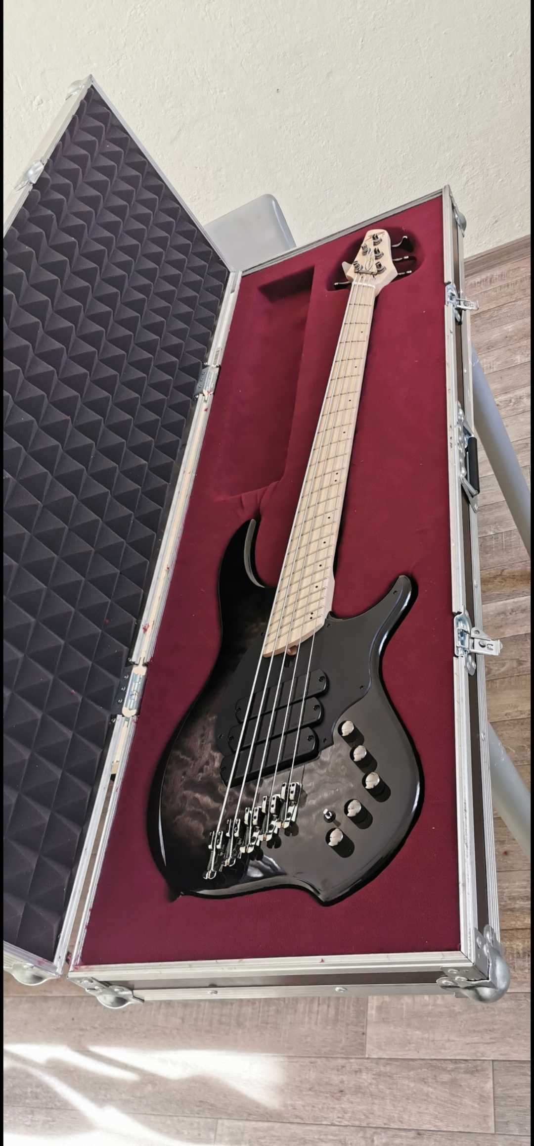 Hard Case Dingwall NG3
