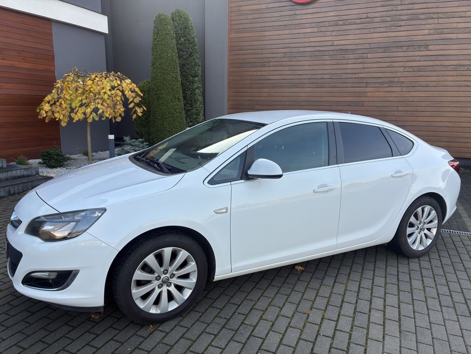 Opel Astra J 1.4 T 140 KM LPG