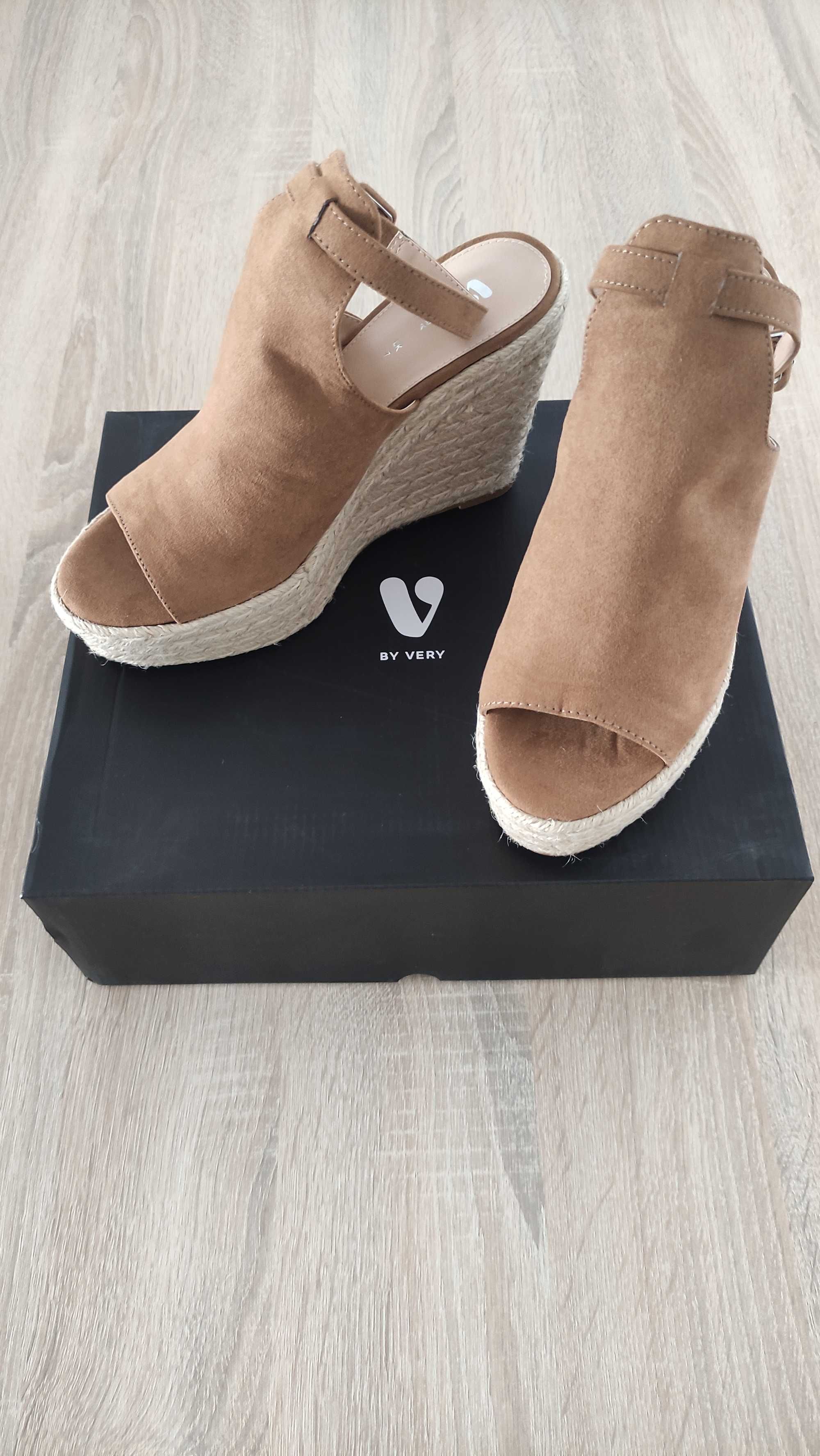 NOWE Espadryle, buty na koturnie, rozmiar 40, V by Very