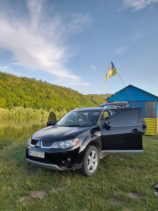 Mitsubishi  OUTLANDER