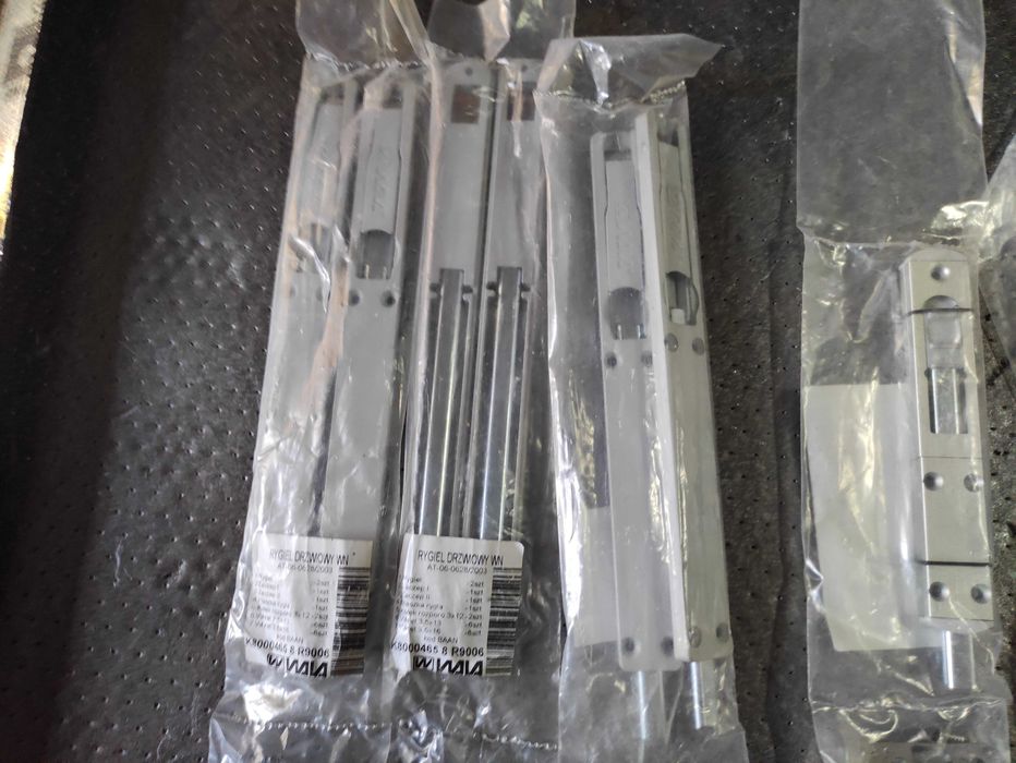 Rygiel drzwiowy nawierzchniowy WN / Rygiel drzwiowy SLIM - 7 kompletów