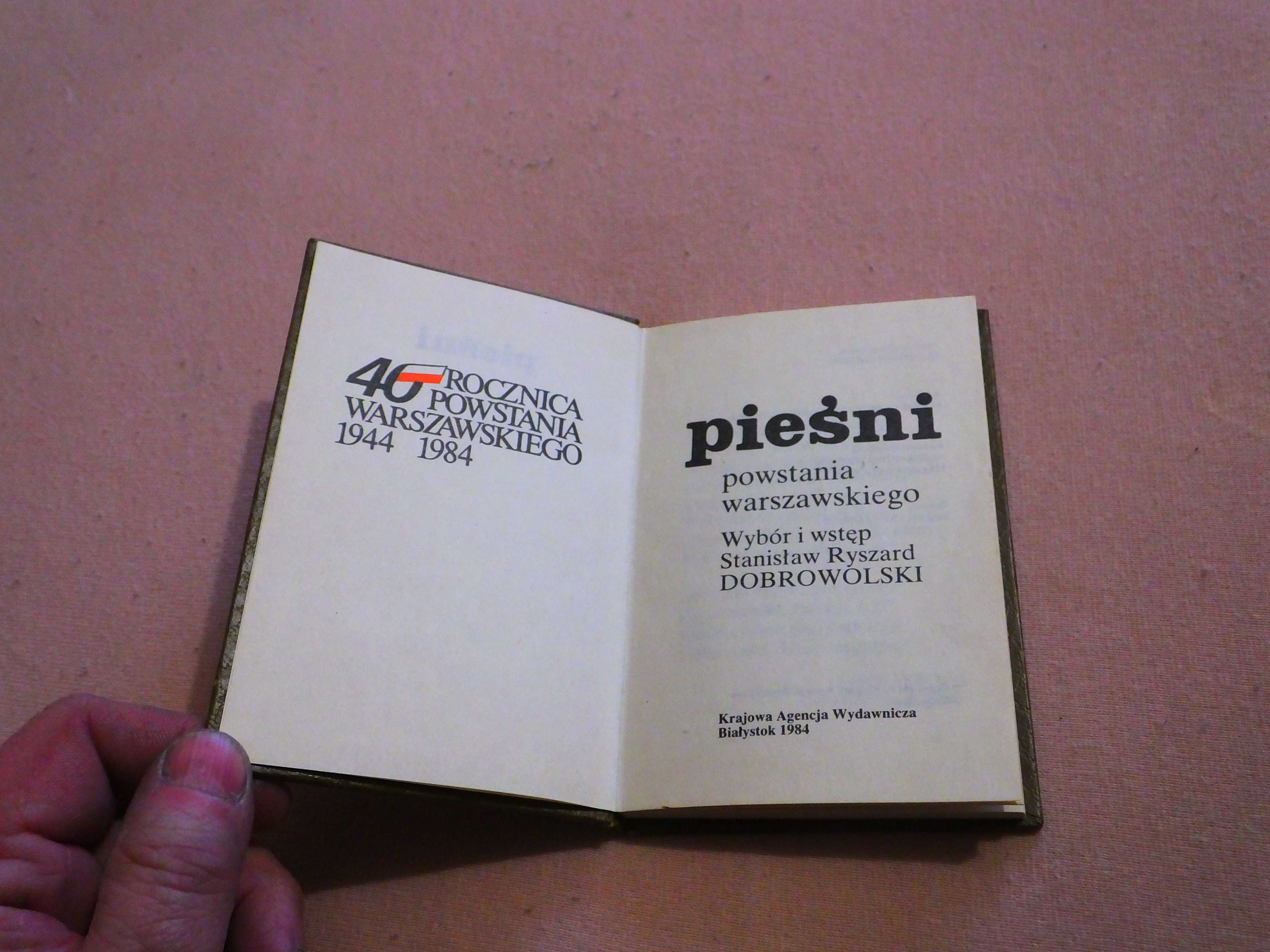 Książka "Pieśni Powstania Warszawskiego"