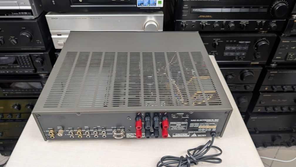 NAD 3240PE Wysokiej klasy zintegrowany wzmacniacz stereo vintage