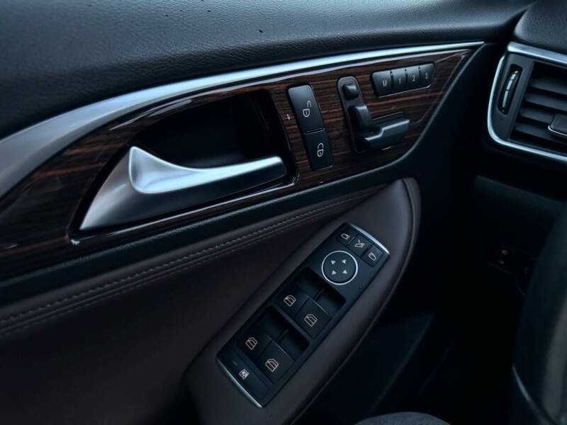 2017 Infiniti QX30