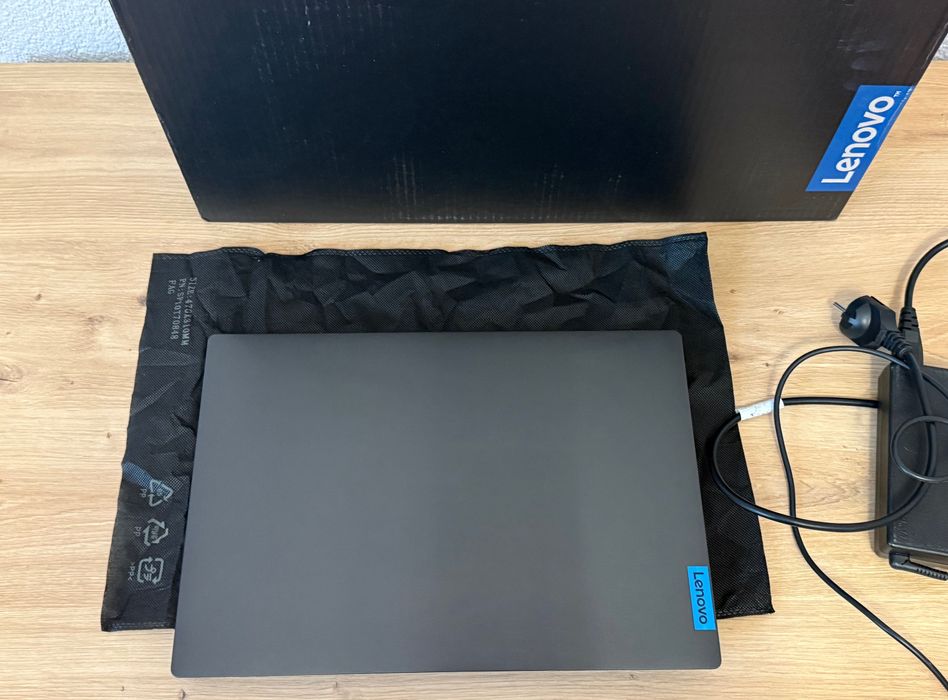 Zadbany Mocny Gaminowy Laptop Lenovo 8/512 GB Gtx 1650 i5 15.6 nvidia