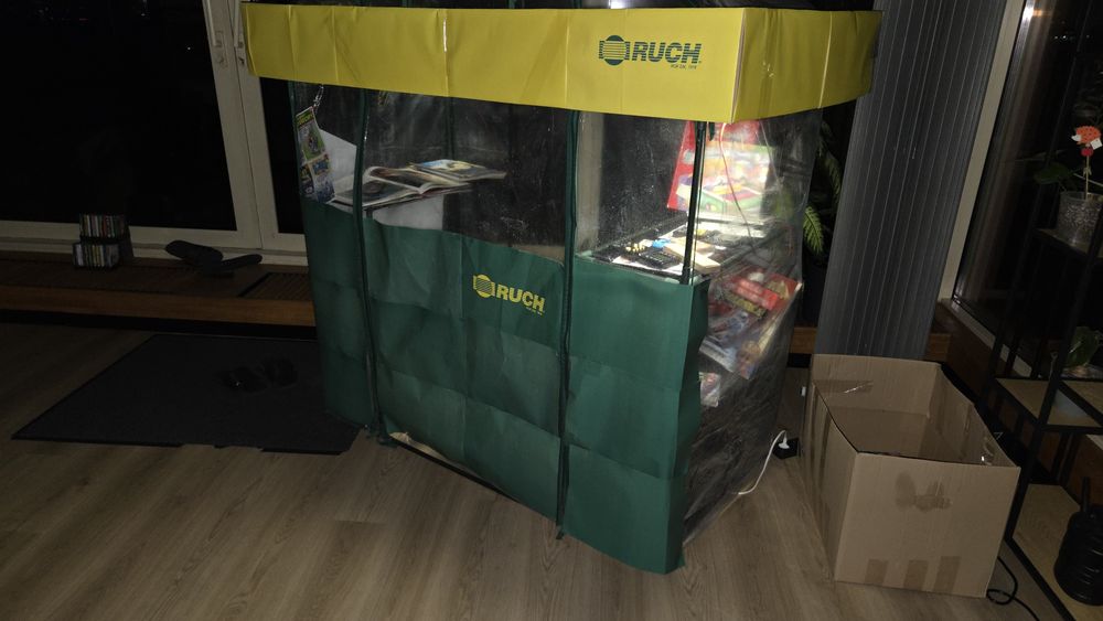 Mini Kiosk ruchu. Rekwizyt na imprezę w stylu lat 80tych 90tych PRLu