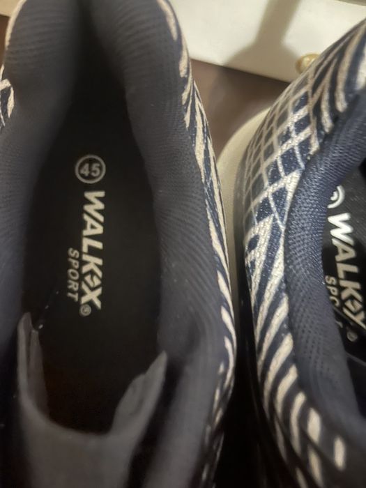 Нові чоловічі кросівки Walkx