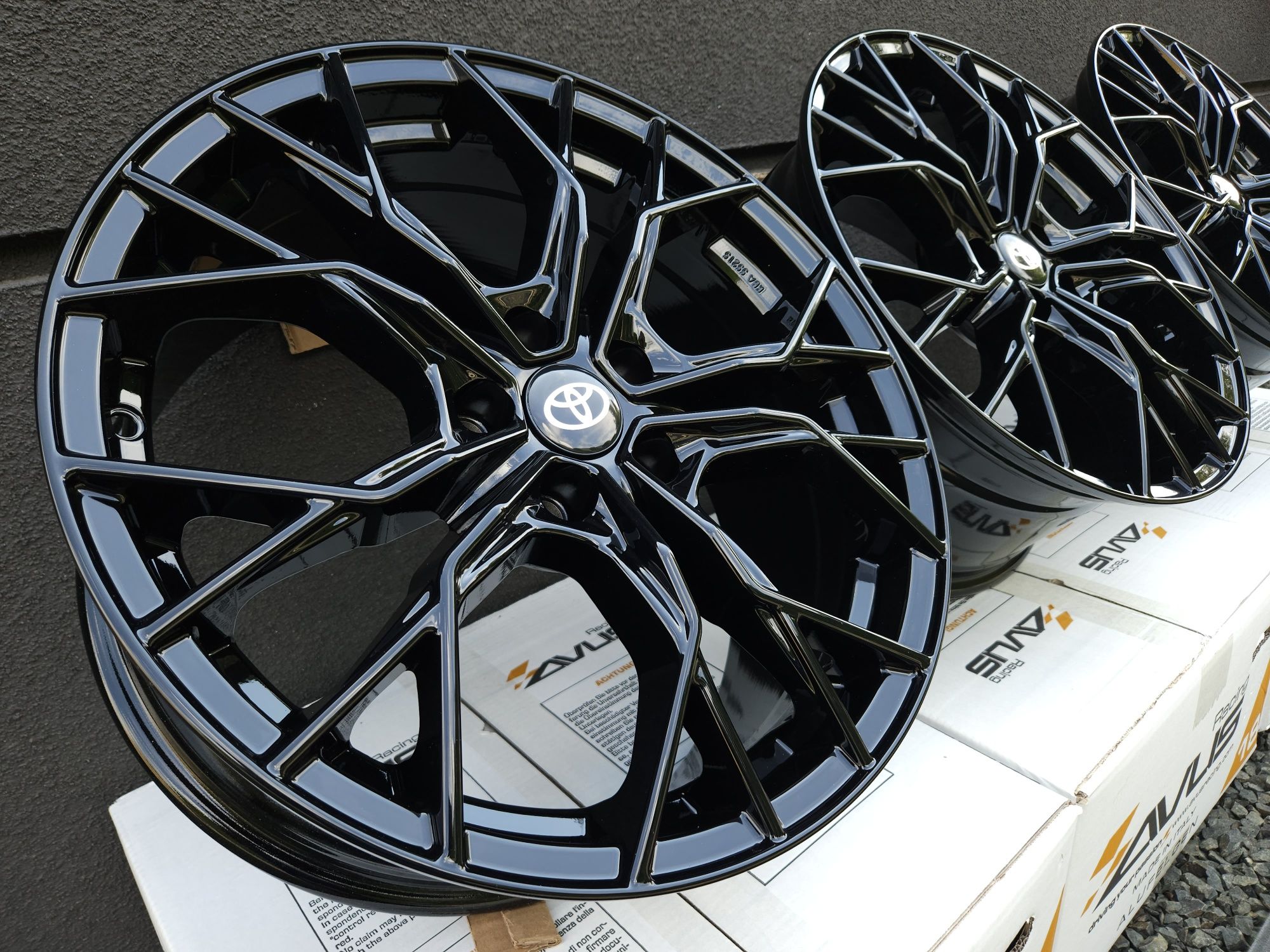 Toyota C-HR II 18 Nowe 5x114,3 RAV4 V Corolla Cross ET35 Felgi Czarne