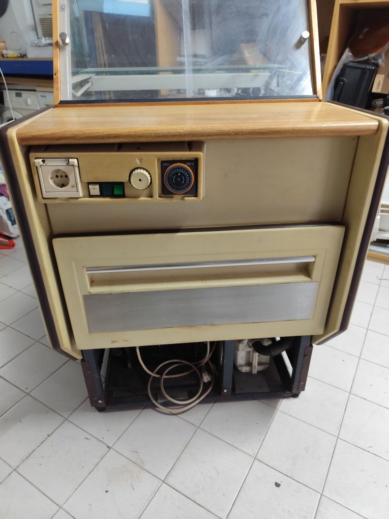 Vitrine refrigerada Jordão