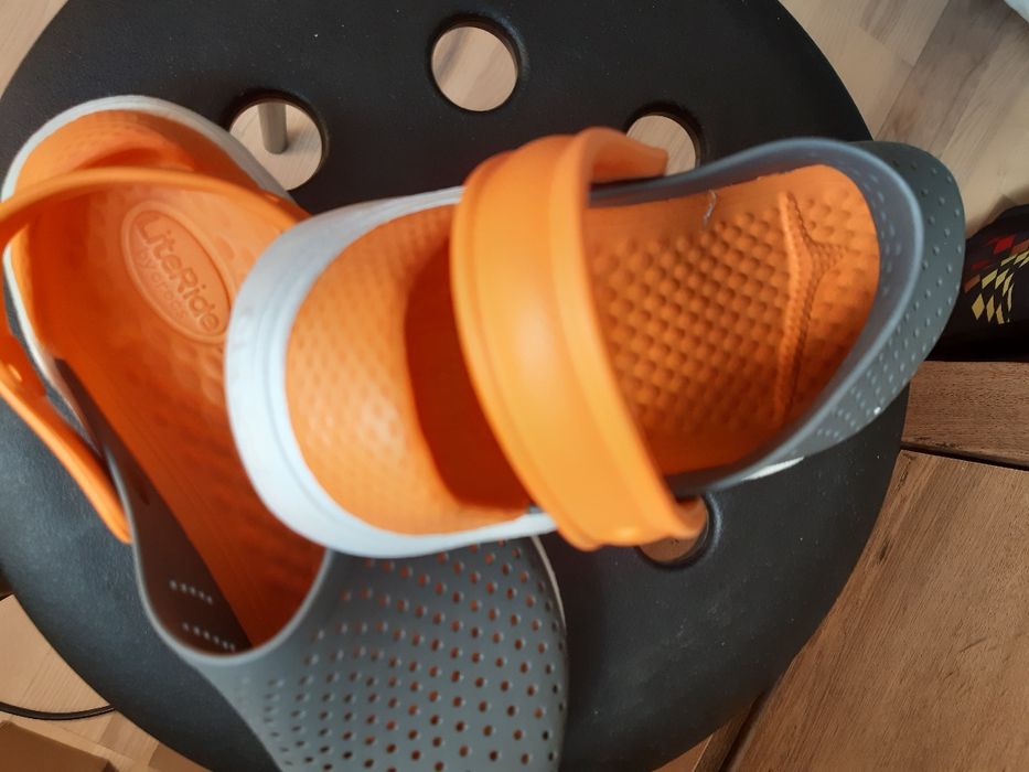 Дитячі тапки Crocs