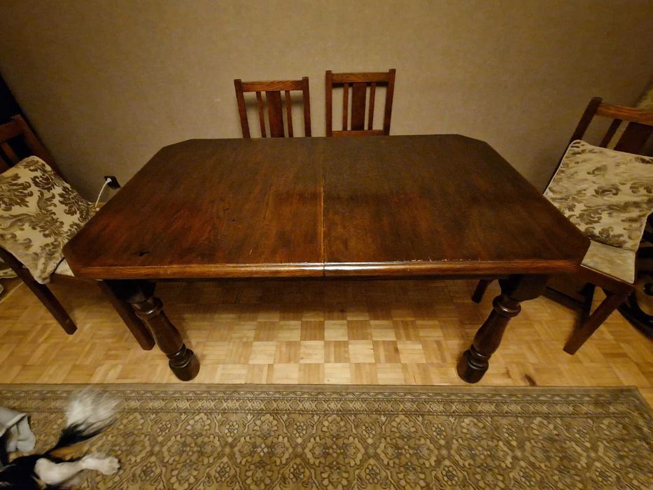 Piekny debowy stol z Luxemburga