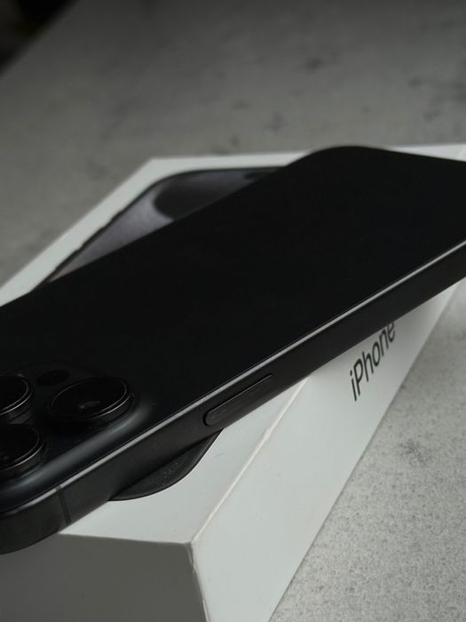 iPhone 15 pro max 256gb czarny. Stan bardzo dobry, kondycja 85%