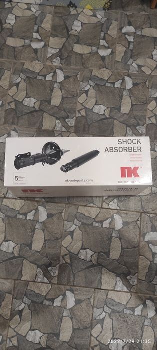 Продам передні стійки на гольф 4