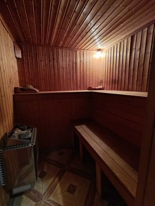 Продам дом в самом центре города . Rn