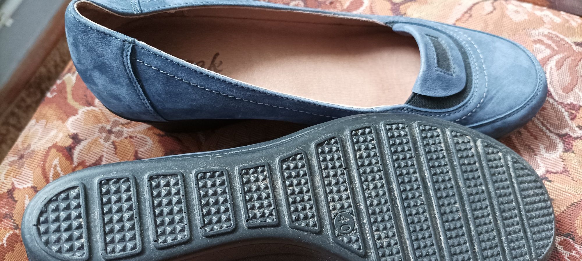 Buty na koturnie wsuwane rozmiar 40