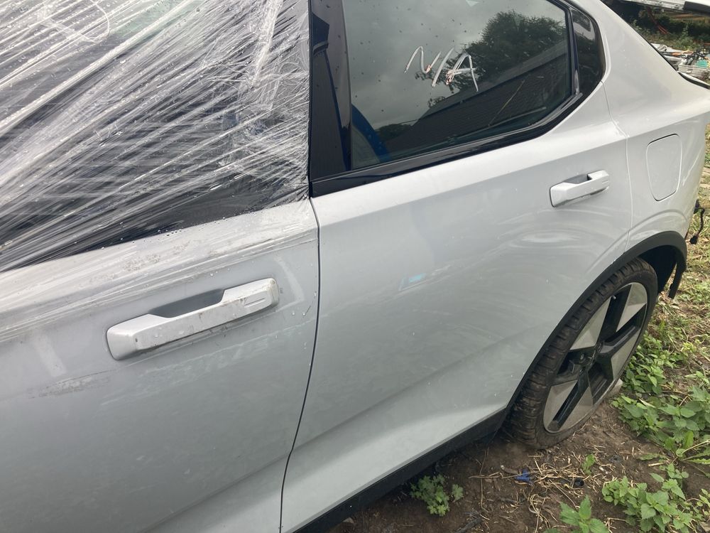 Двері Полестар 2 праві ліві