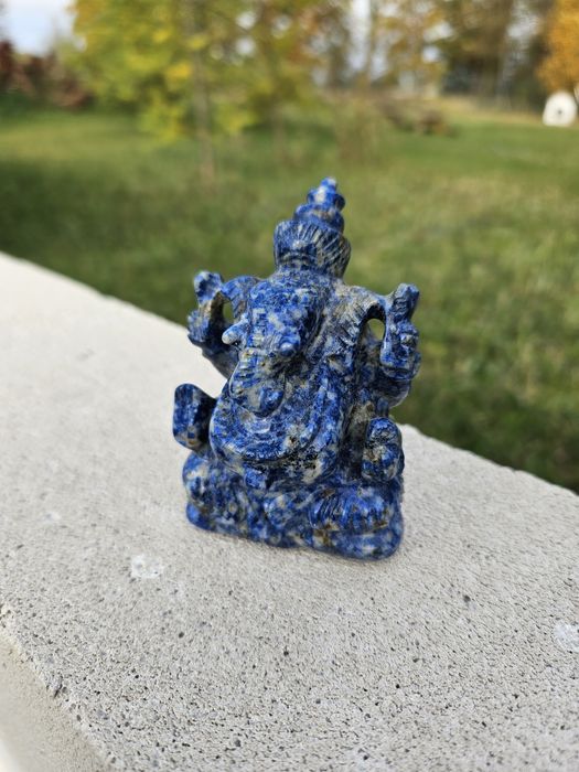 Lapiz Lazuli rzezba recznie wykonana