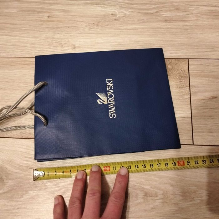 Granatowa torebka na prezent Swarovski