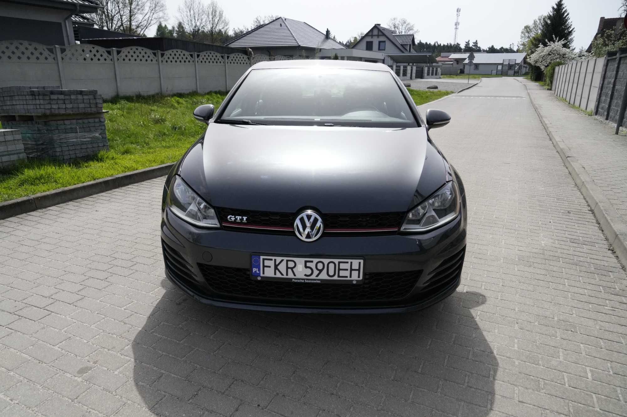 Volkswagen Golf 7 GTI 275hp