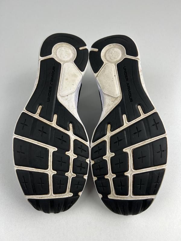 Оригінальні чоловічі кросівки under armour