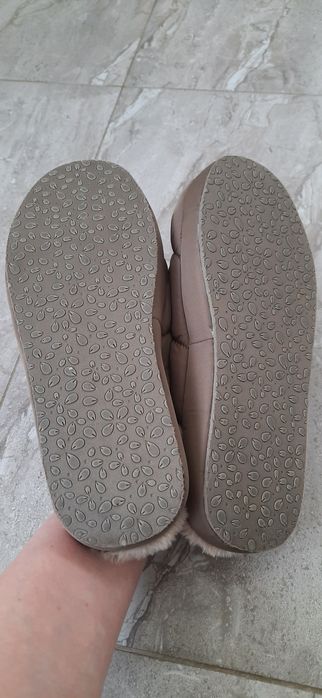 Тапки, ботинки меховые женские