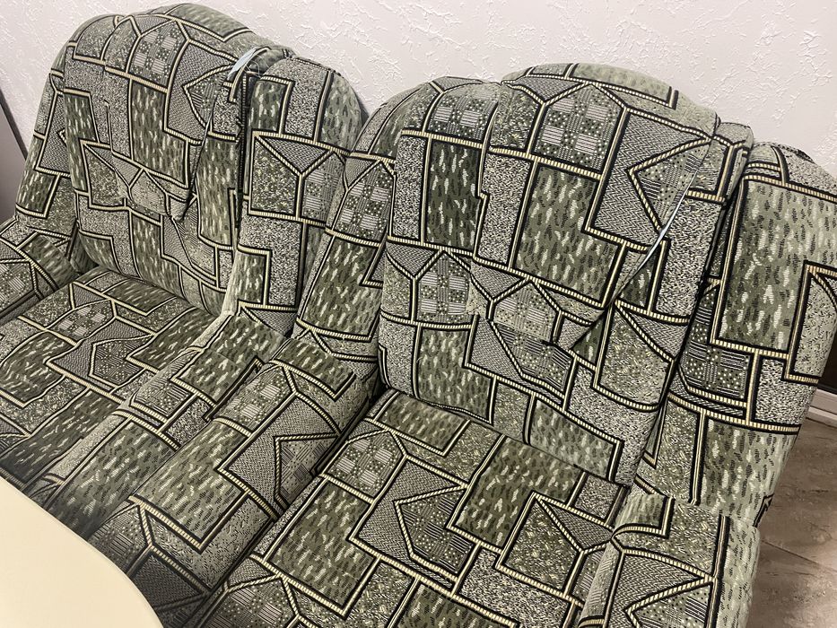 Диван і два крісла