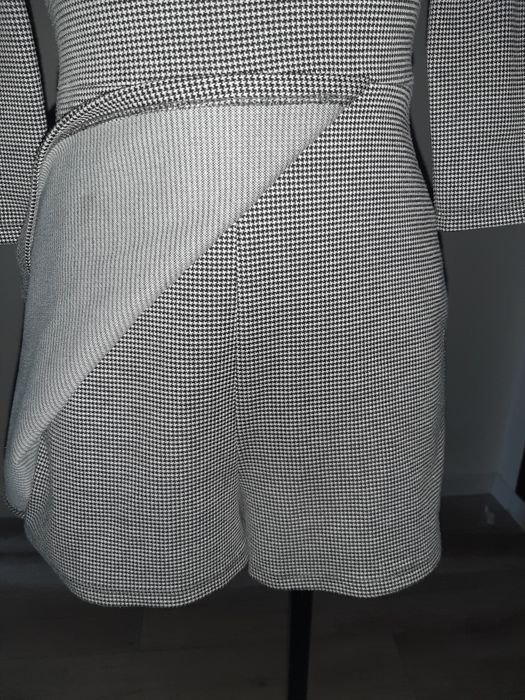 Bershka 34 XS sukienka kombinezon kratka klasyczny