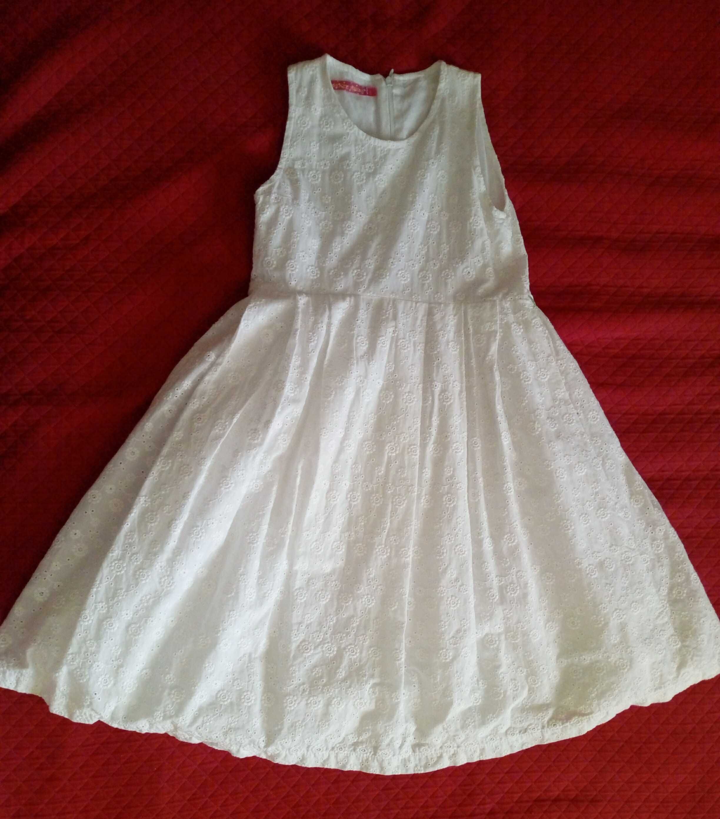 Vestido de menina (Bordado Inglês)