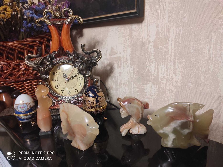 Статуэтки ссср Дети кормят голубей , Путти и др.