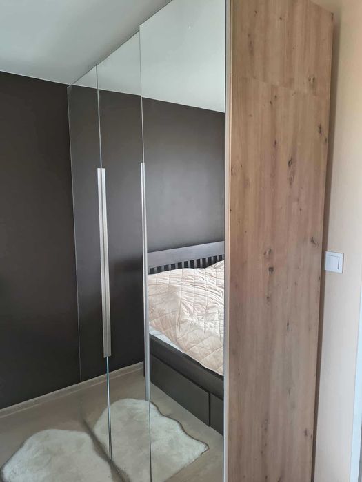 Szafa trzydrzwiowa z lustrami -nowa, pojemna, elegancka