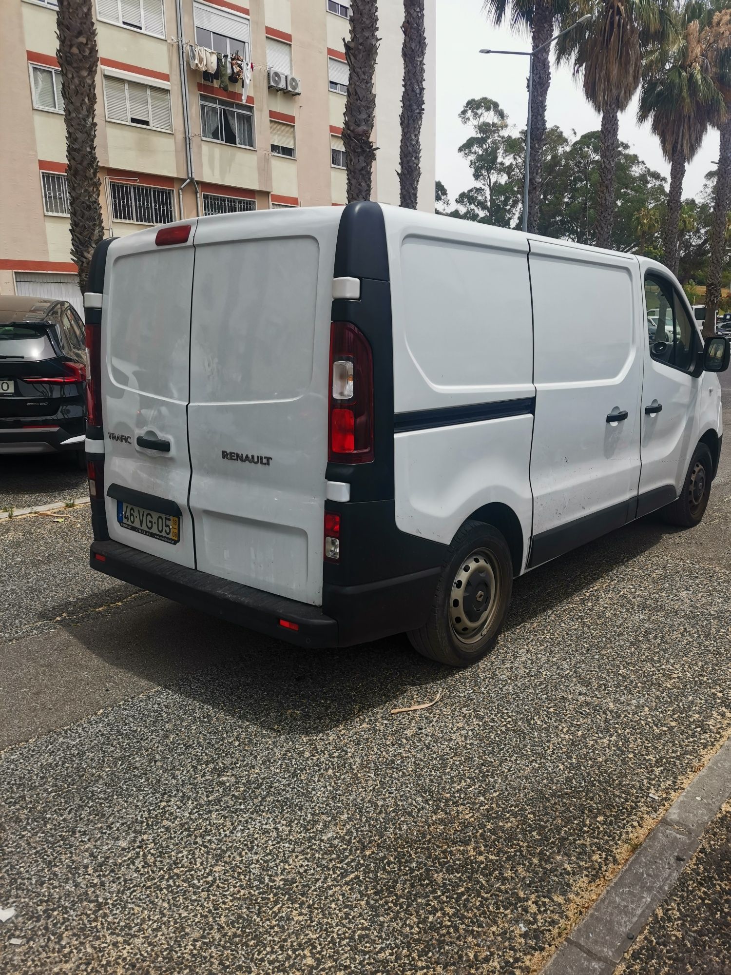 Venda de carrinha Renault trafic 1600 de 3 lugares