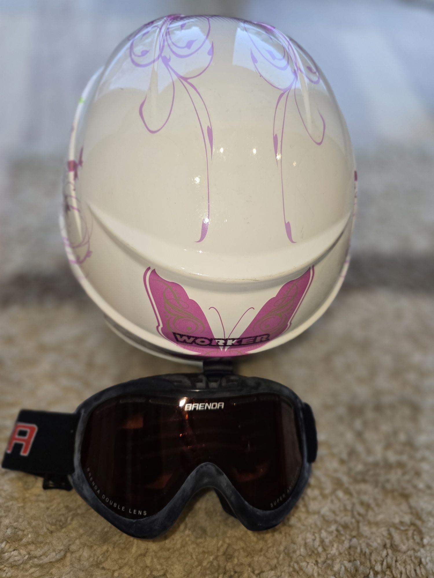 Narty dziecięce 140 , buty 25,5, kask o kije