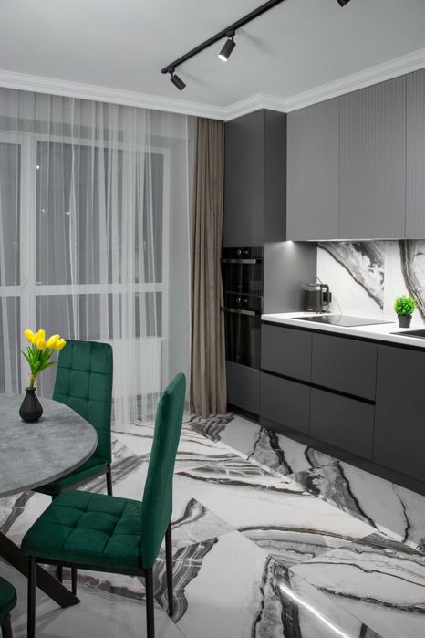 Апартаменти у центрі Львова для 4 осіб в новобудові з балконом