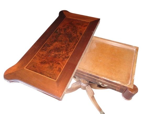 Mesa de jogo antiga