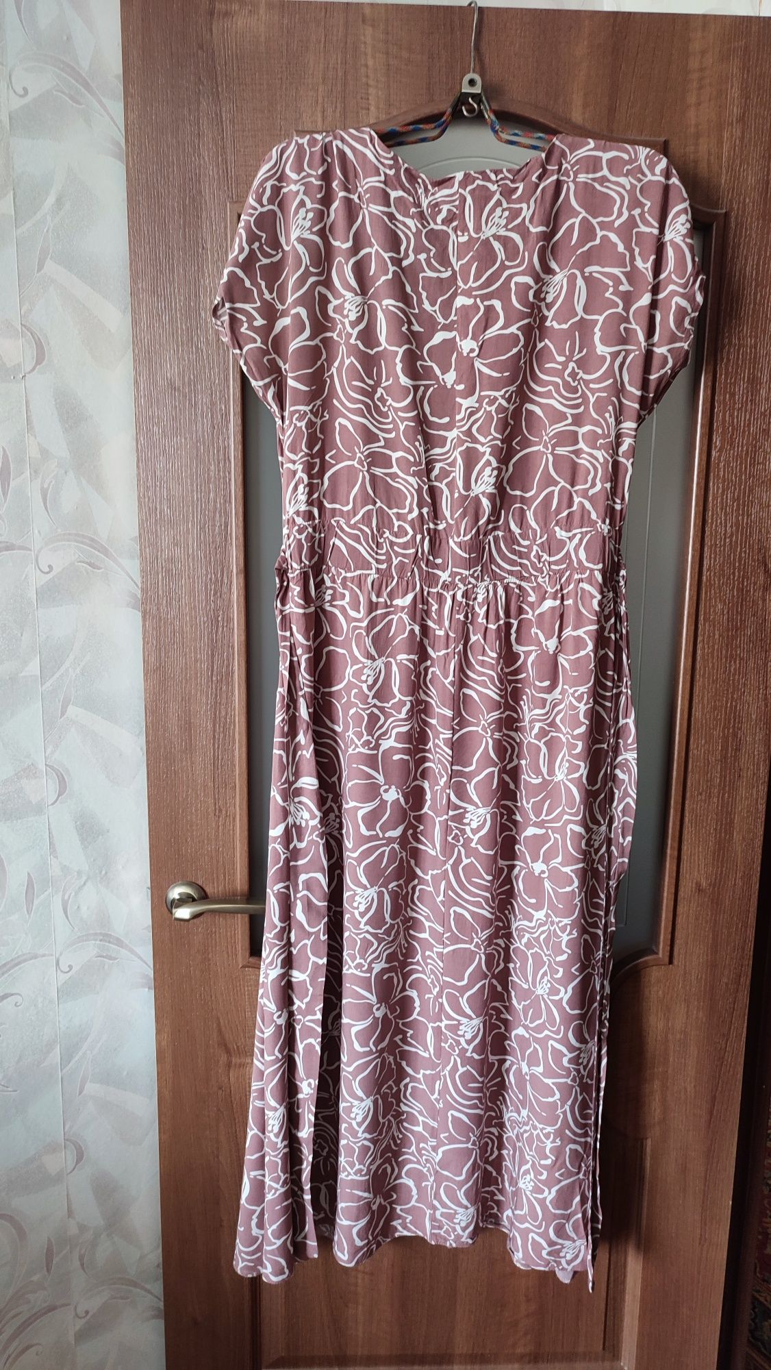Летнее платье,размер 48,цена 400 грн.