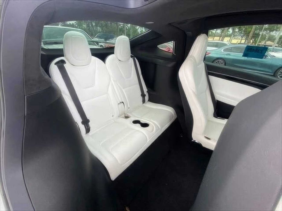 Tesla Model X 75D      2018