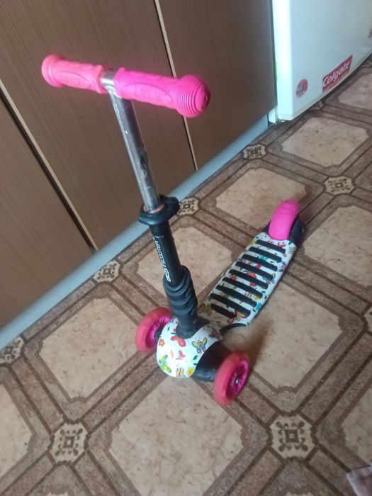 Самокат дытячый  Продаю срочно