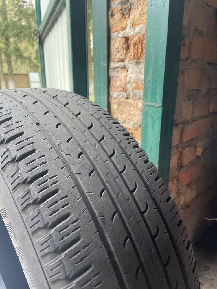 Шини Goodyear  215/65 R17 (комплект 4 шт)