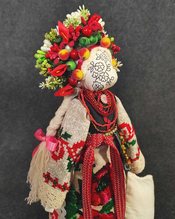 Мотанка “Дівчина у вінку”