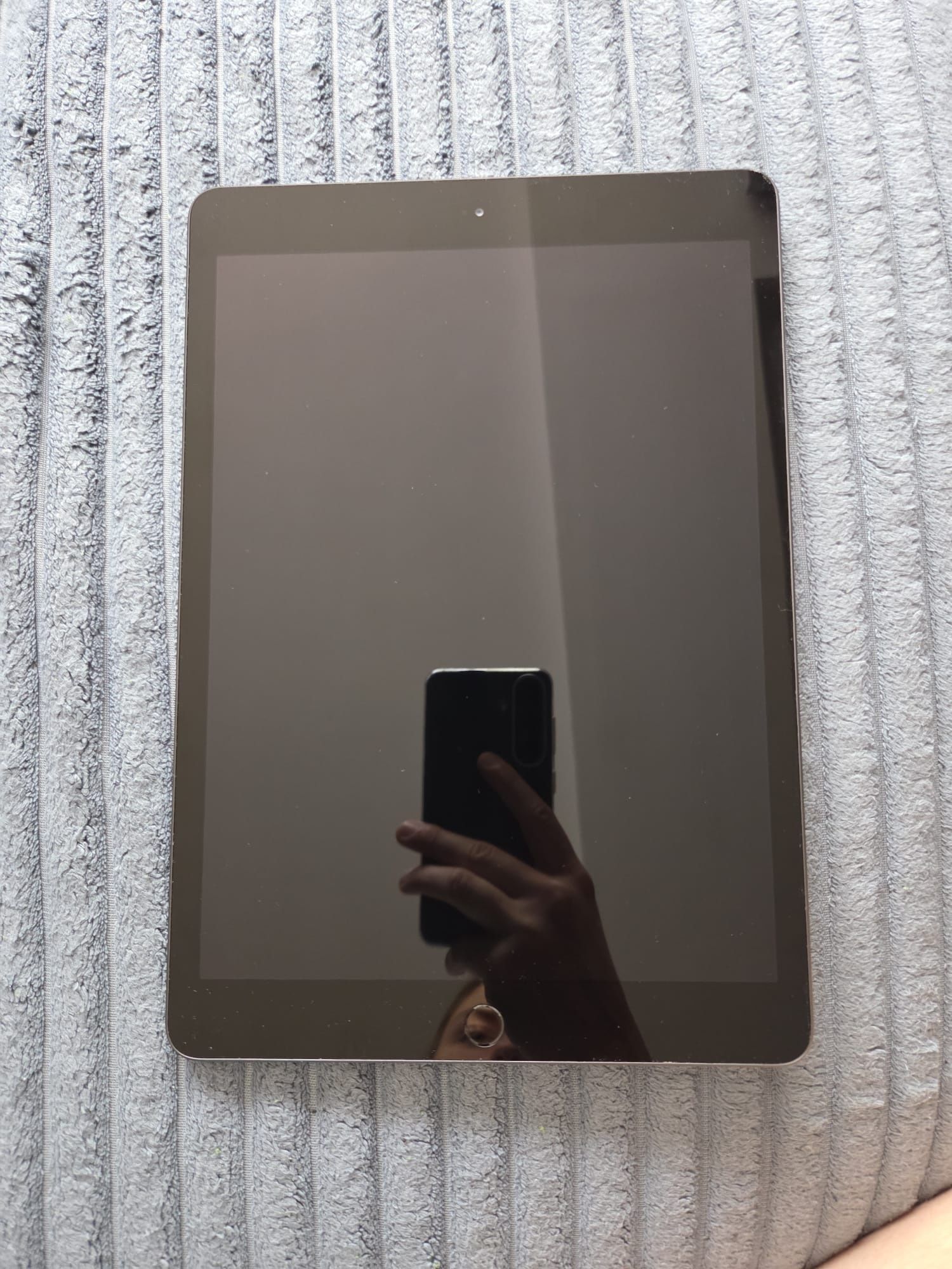 iPad 8. generacji + rysik + oryginalne opakowanie – Stan idealny!
