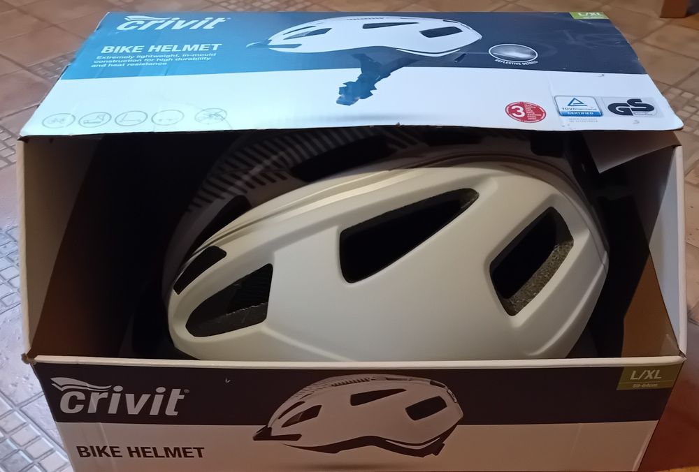 Nowy Kask rowerowy