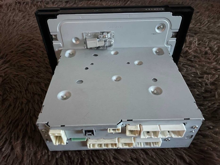 Оригінальна магнитола cd mp3 toyota auris