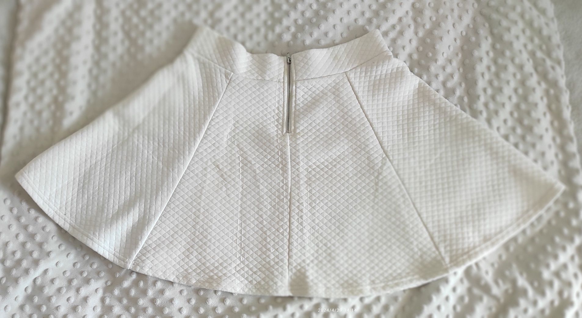 Krótka biała spódnica/ spódniczka H&M Divided rozmiar M