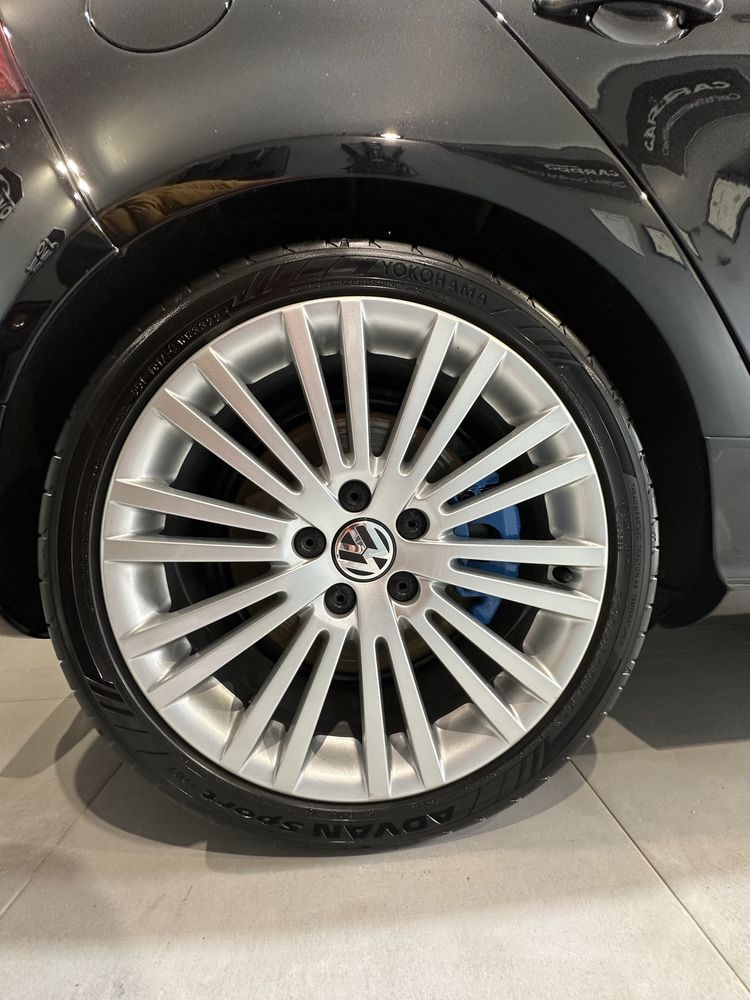 VW Golf R32 - Manual - 5 portas