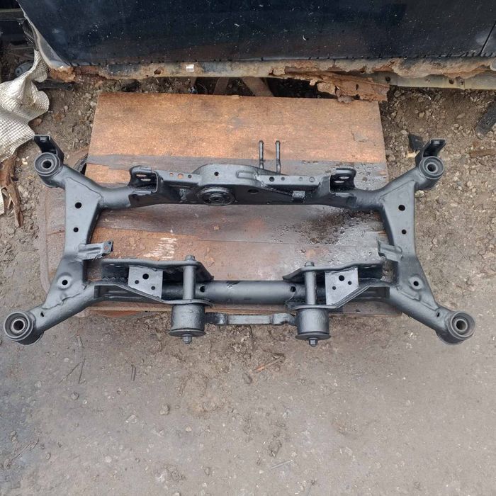 Продам заднюю балку nissan x-trail t30